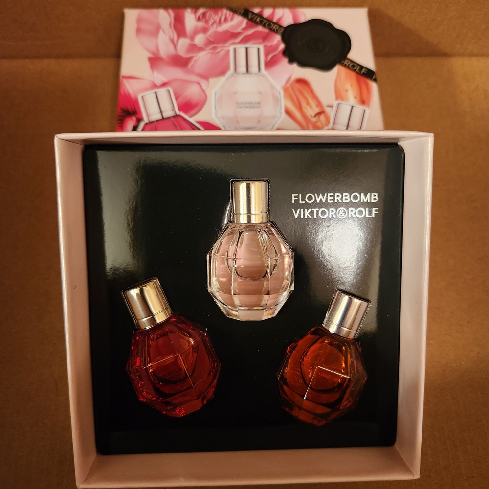 Viktor & Rolf Flowerbomb Trio Set in Pink, Red, and Orange